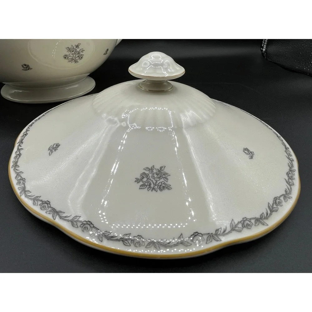 Vtg‎ China Beige Porcelain Soup Tureen Rose Motif Bavaria Tirschenreuth Germany